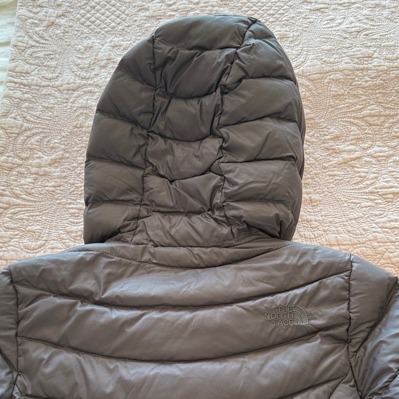 The North Face 550 Women's Puffer Jacket - Picture 11 of 16